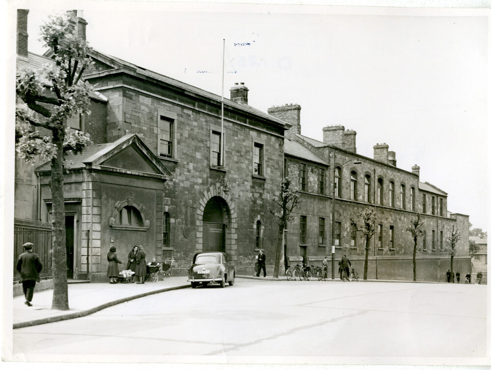 1916 guides South Dublin Union entrance BMH 1952