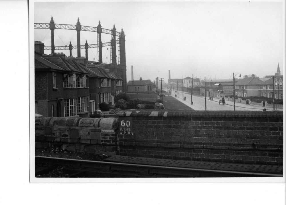P 32 054